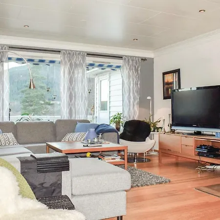 Four Bedroom Holiday In Husnes
